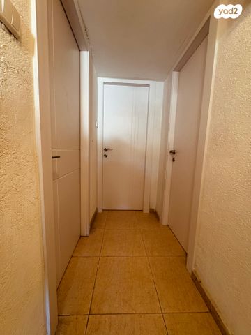 דירת גן, העלייה 2, צור שלום, קרית ביאליק