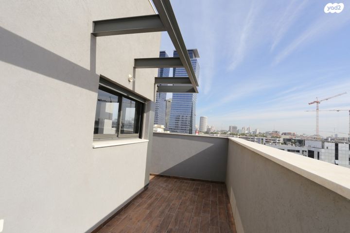 גג/ פנטהאוז, ישראל ב"ק 31, מונטיפיורי, הרכבת, תל אביב יפו