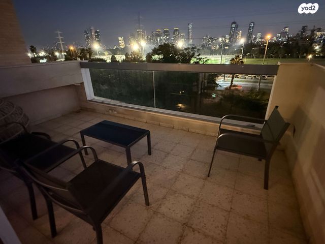 מאיר יערי 12