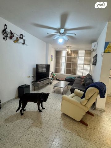 דירה, גרשום 10, נווה רם, שיכון מזרחי, רמת גן