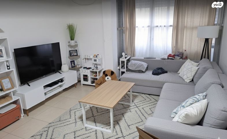 דירה, החבורה 15, אושיות, רחובות