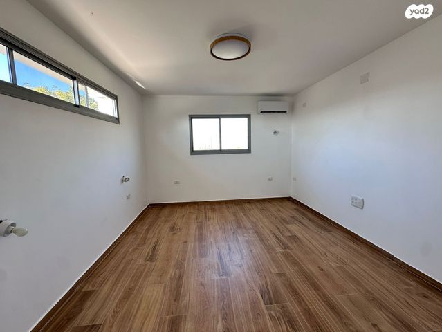 יחידת דיור, הגלים 1, מגדים, מגדים