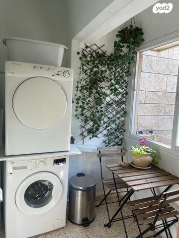 דירה, מרדכי אלקחי 65, ארמון הנציב, תלפיות מזרח, ירושלים