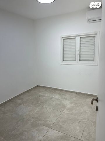 דירה, רש"י 36, רמב"ם, ראשון לציון