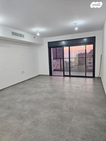 דירה, הרב הרצוג 6, צפון מערב מרכז העיר, נתניה