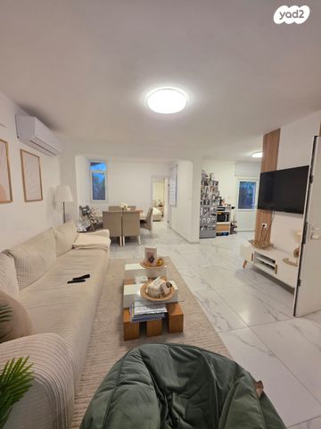 דירת גן, הדקל 16, בני עי''ש, בני עי"ש