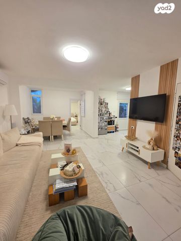 דירת גן, הדקל 16, בני עי''ש, בני עי"ש