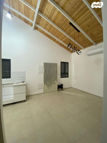 בית פרטי/ קוטג', הרב עוזיאל 79, הראשונים, שלומי