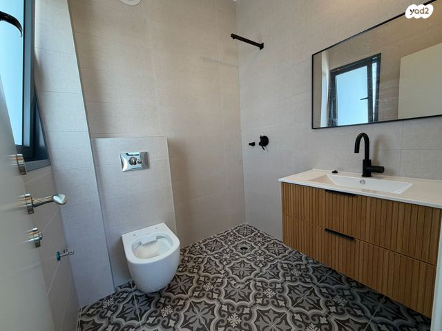 גג/ פנטהאוז, הכרמל 13, המייסדים, קרית מלאכי