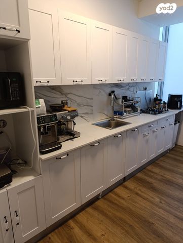 דירה, הרצל 65, שכונת בן גוריון, מרכז העיר ג', רמת גן