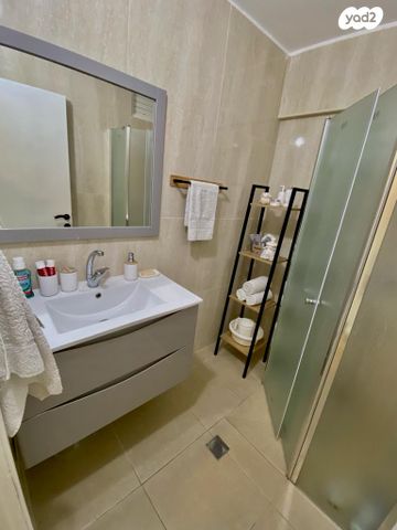 דירה, יצחק שדה 10, שיכון ג', קרית שמונה