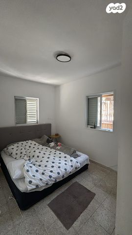 גג/ פנטהאוז, קרית שמונה 34, קרית שרת מערב, חולון