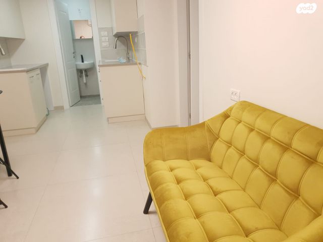 יחידת דיור, הרב קלישר 12, הפועל המזרחי ה', שיכון ה', בני ברק