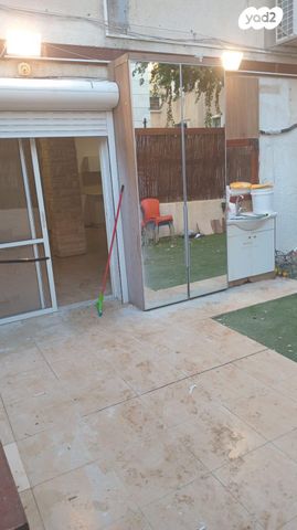 דירת גן, הגפן 12, רסקו ב', חולון