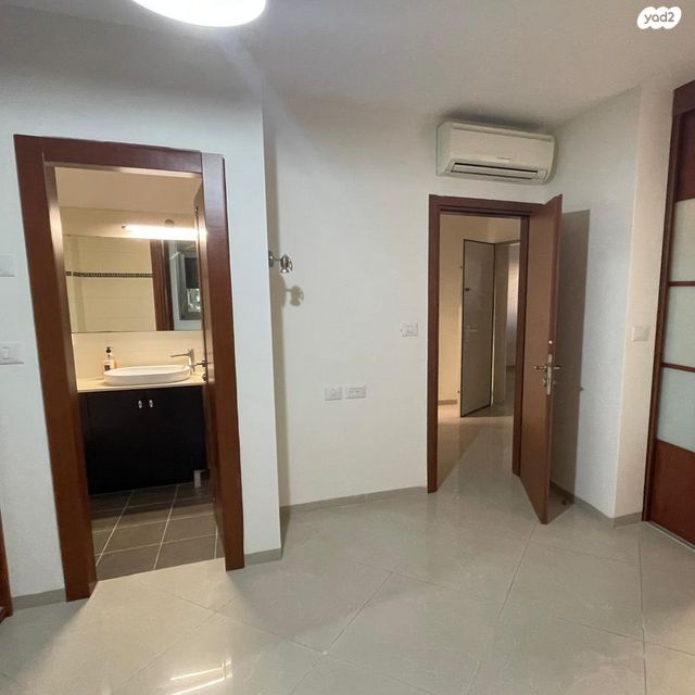 דירה, חבצלת השרון 15, הפרחים, כפר סבא