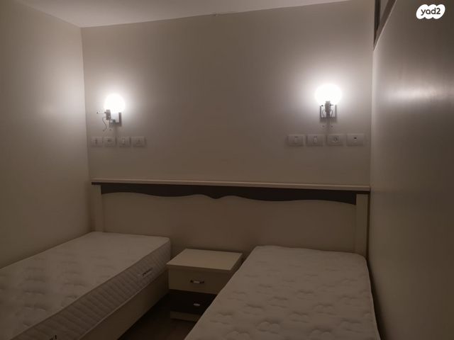 יחידת דיור, הרב קלישר 12, הפועל המזרחי ה', שיכון ה', בני ברק