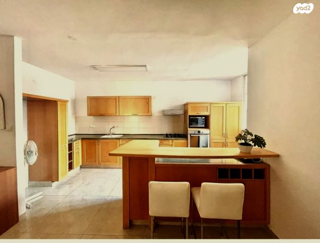 שדרות גלוסקין 16