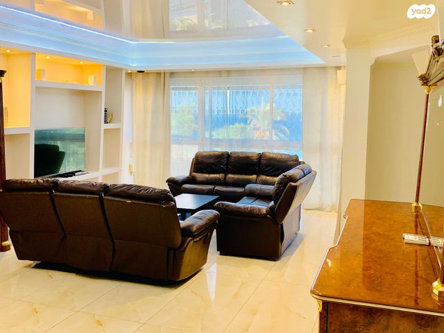 שדרות ניצה 8