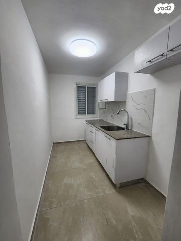 דירה, יהושע פורר 3, אושיות, רחובות