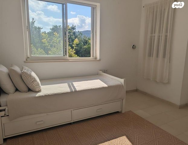 בית פרטי/ קוטג', הדס 5, שורשים, שורשים