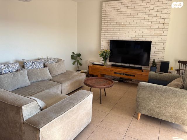 דירה, נחל פולג 7, צור יצחק, צור יצחק