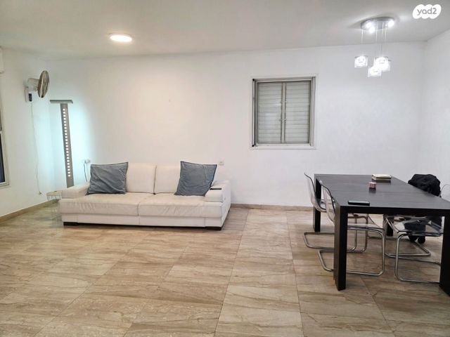 דירה, שדרות ניצה, צפון מערב מרכז העיר, נתניה