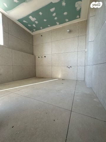 דו משפחתי, משולש עין כרמל, עתלית