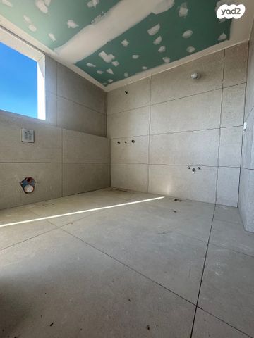 דו משפחתי, משולש עין כרמל, עתלית