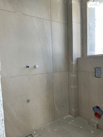 דו משפחתי, משולש עין כרמל, עתלית