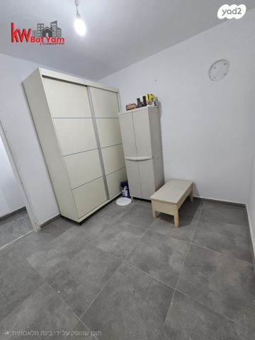 דירה, כצנלסון 64, לב העיר, בת ים