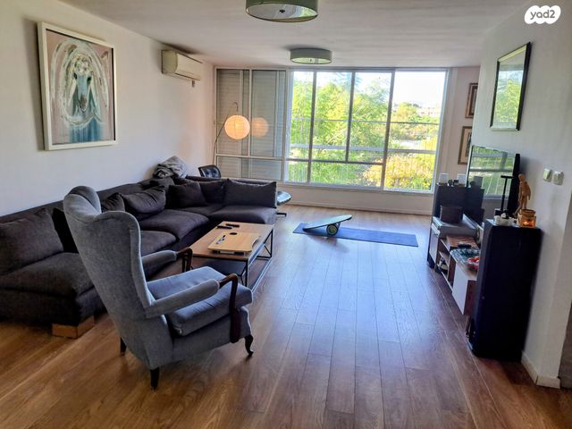 נאות אפקה ב'