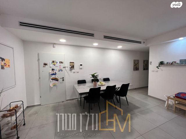 דירה, נצר חזני, נתיבות מערב, נתיבות