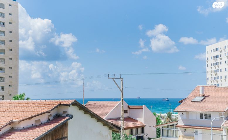 דו משפחתי, הרב מנחם מנדל הגר 4, רובע א', אשדוד