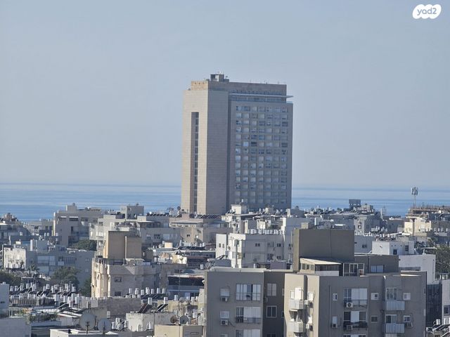 גג/ פנטהאוז, מ"ג 15, לב העיר, בת ים