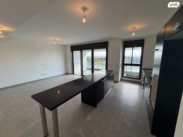 דירה, יונה וולך, גרין פארק החדשה, הוד השרון