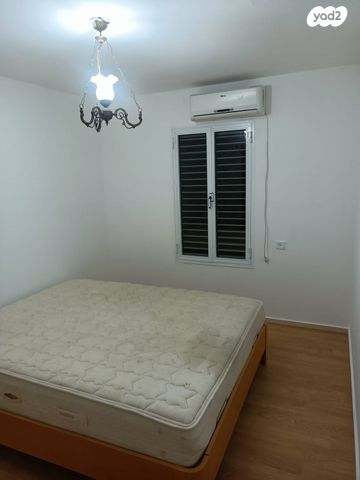 דו משפחתי, מעוף, ערד