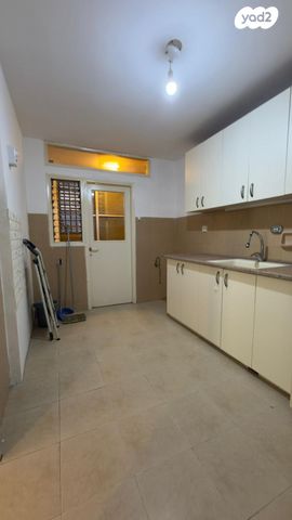 דירה, שדרות קוגל 29, אגרובנק, חולון