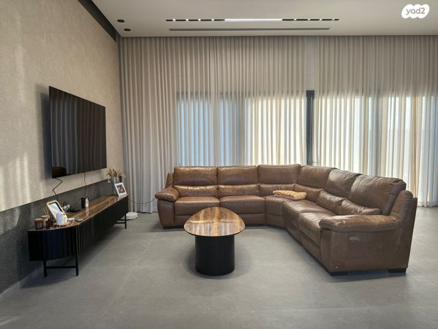 טובה סנהדראי 