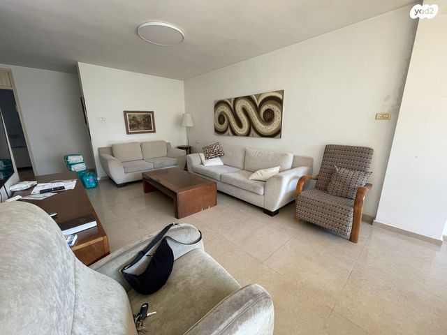 דירה, ברל לוקר, פת, ירושלים