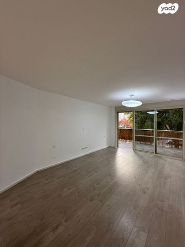 דירה, ש"י עגנון, מרכז דרום, רעננה