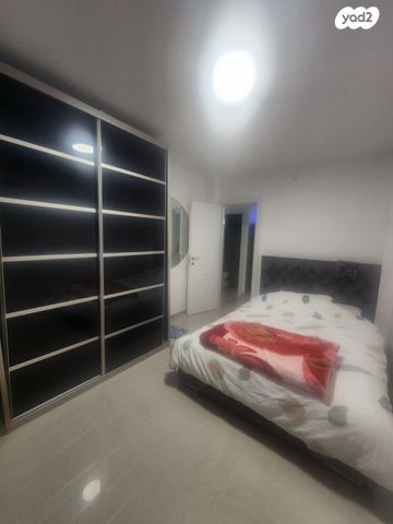 דירה, גיורא יוספטל, גיורא, רמלה