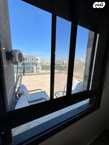 גג/ פנטהאוז, רבי ברכיה, נתיבות ישראל / רמת בית שמש ד-4, בית שמש