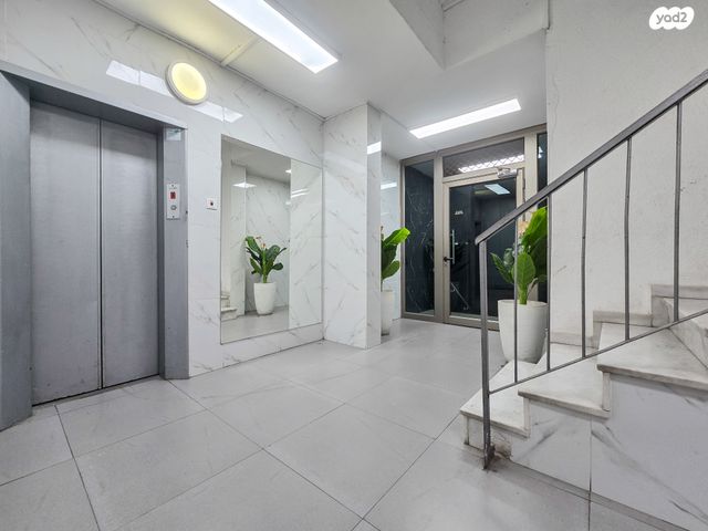 דירה, אריה שנקר, אגרובנק, חולון