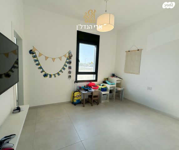 דו משפחתי, השדות, עתלית