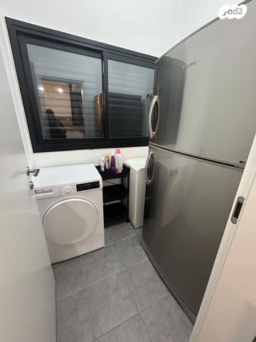 דירה, אריאל שרון, נתיבות