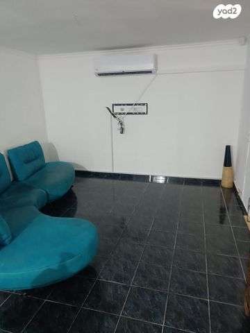 דו משפחתי, מעוף, ערד