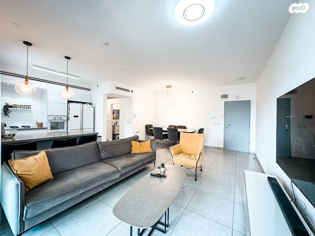 חצרות המושבה