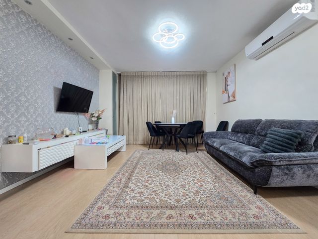 דירה, אריה שנקר, אגרובנק, חולון