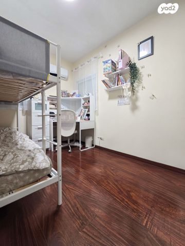 דירה, אריה שנקר, אגרובנק, חולון