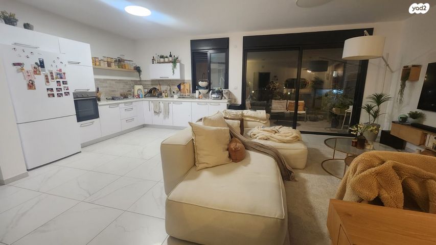 דירה, אור ים, אור עקיבא